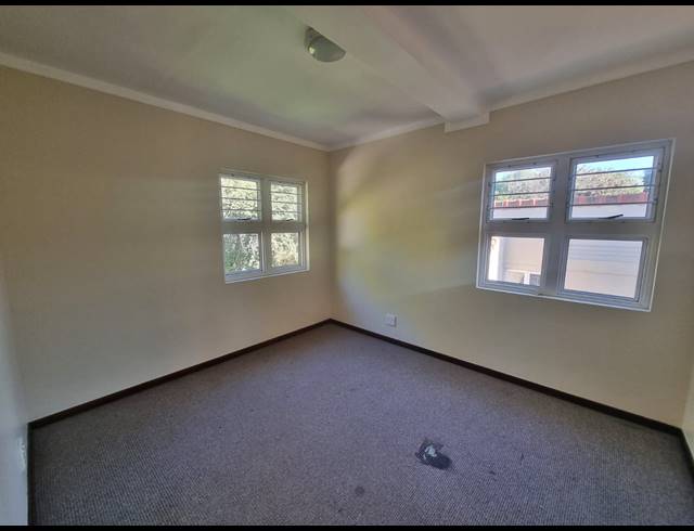 5 BEDROOM HOUSE FOR SALE IN RASLOUW